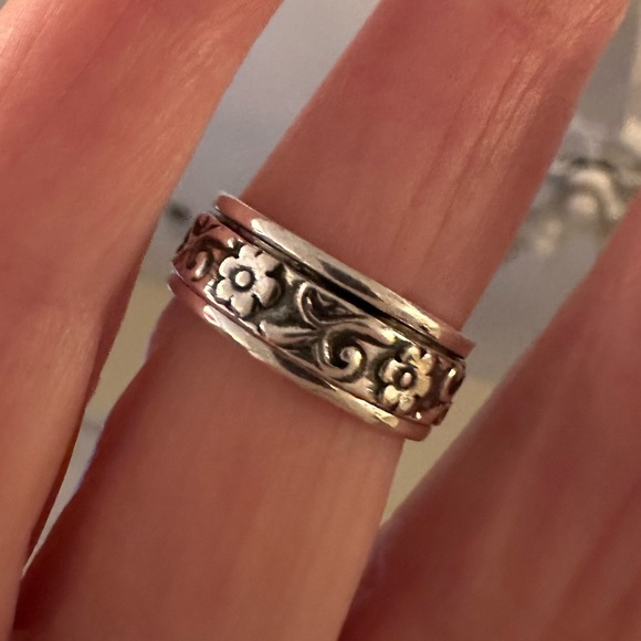 STERLING SILVER SPINNER RING! - Picture 11 of 16